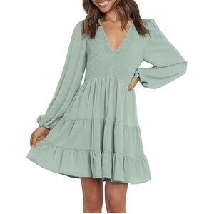 EUC Umimi Women’s Sage Green‎ Tiered Smocked Boho Long Sleeve Dress, Large